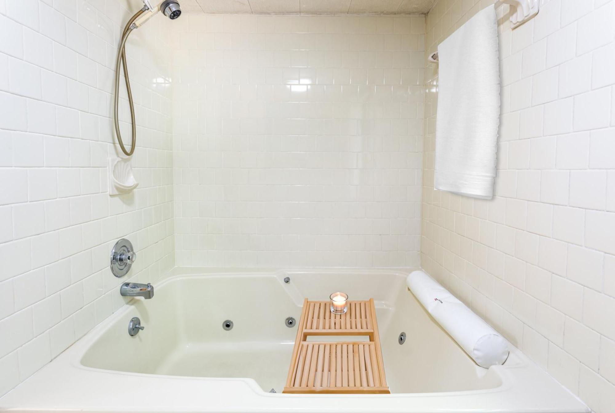 Hot Tub, Large Deck, Wifi, Fire Pit At Chalet Cabin Morton Grove Exterior photo